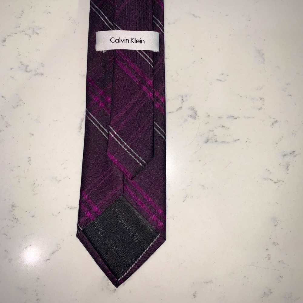 Calvin Klein Tie. Purple (silk mix)